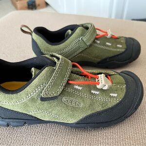Keen Kids Shoes in Olive Green and Black